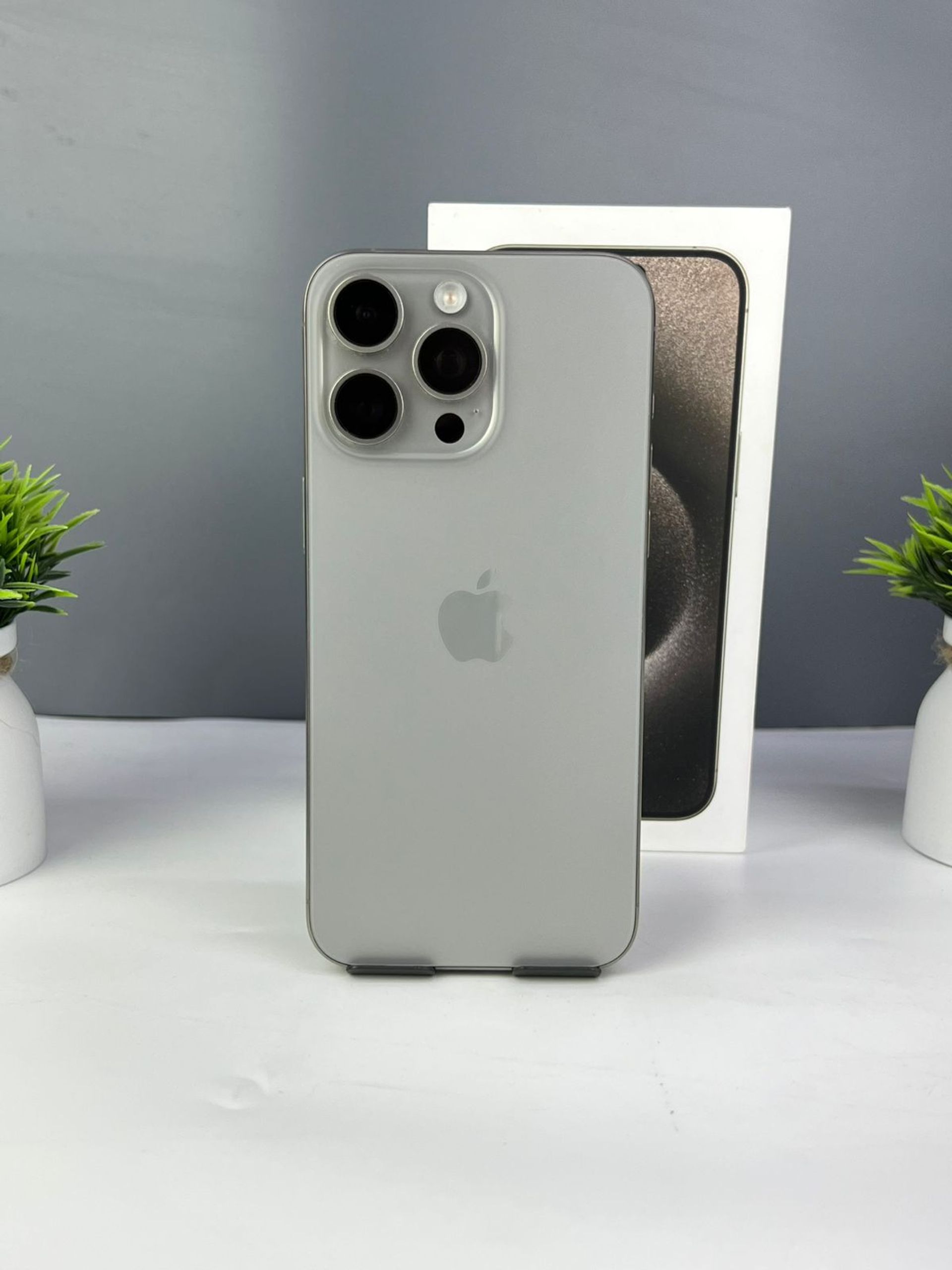 iphone 15 pro max 8/256 white titanium (б/у)