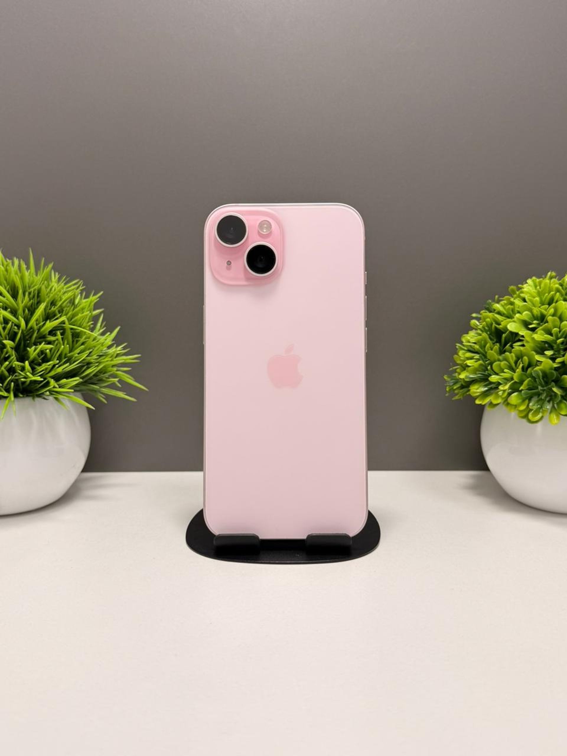 apple iphone 15 6/128gb black (б/у)
